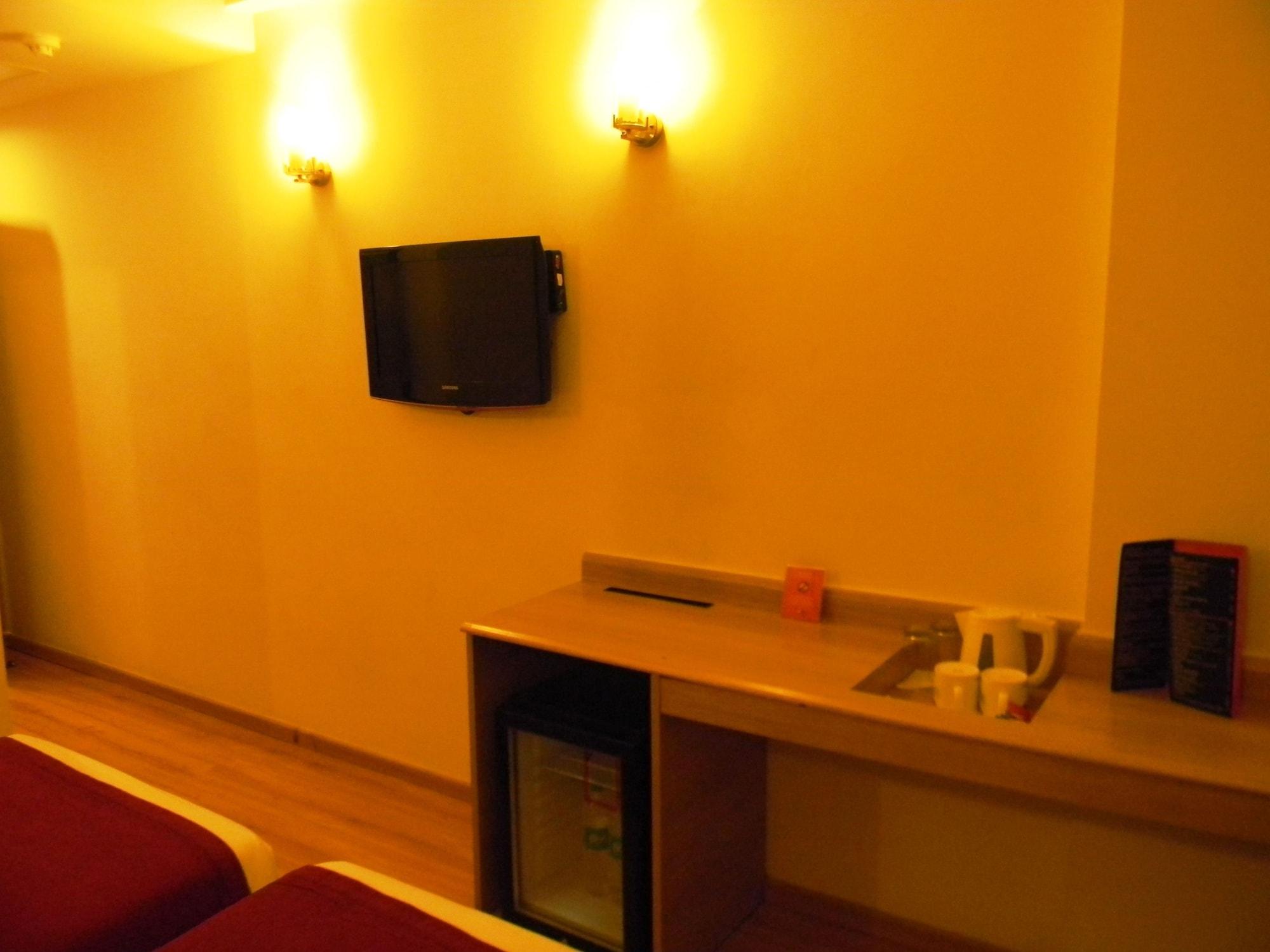 Red Fox By Lemon Tree Hotels, East Delhi Εξωτερικό φωτογραφία