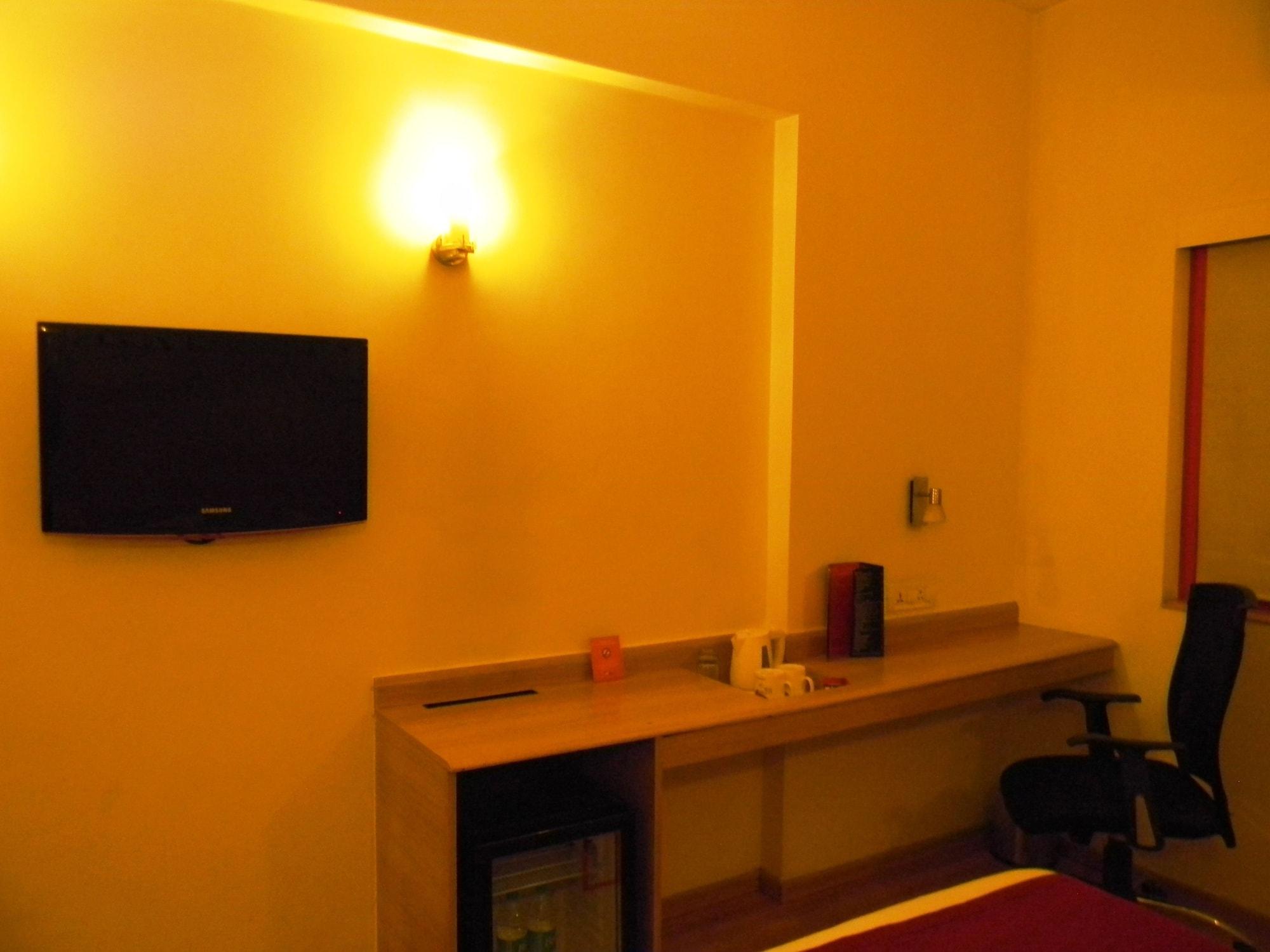 Red Fox By Lemon Tree Hotels, East Delhi Εξωτερικό φωτογραφία