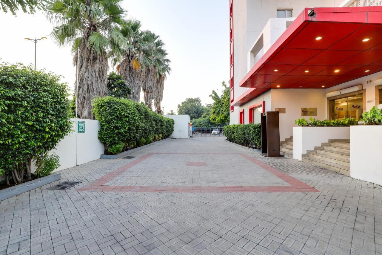 Red Fox By Lemon Tree Hotels, East Delhi Εξωτερικό φωτογραφία