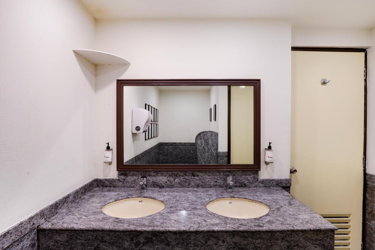 Red Fox By Lemon Tree Hotels, East Delhi Εξωτερικό φωτογραφία