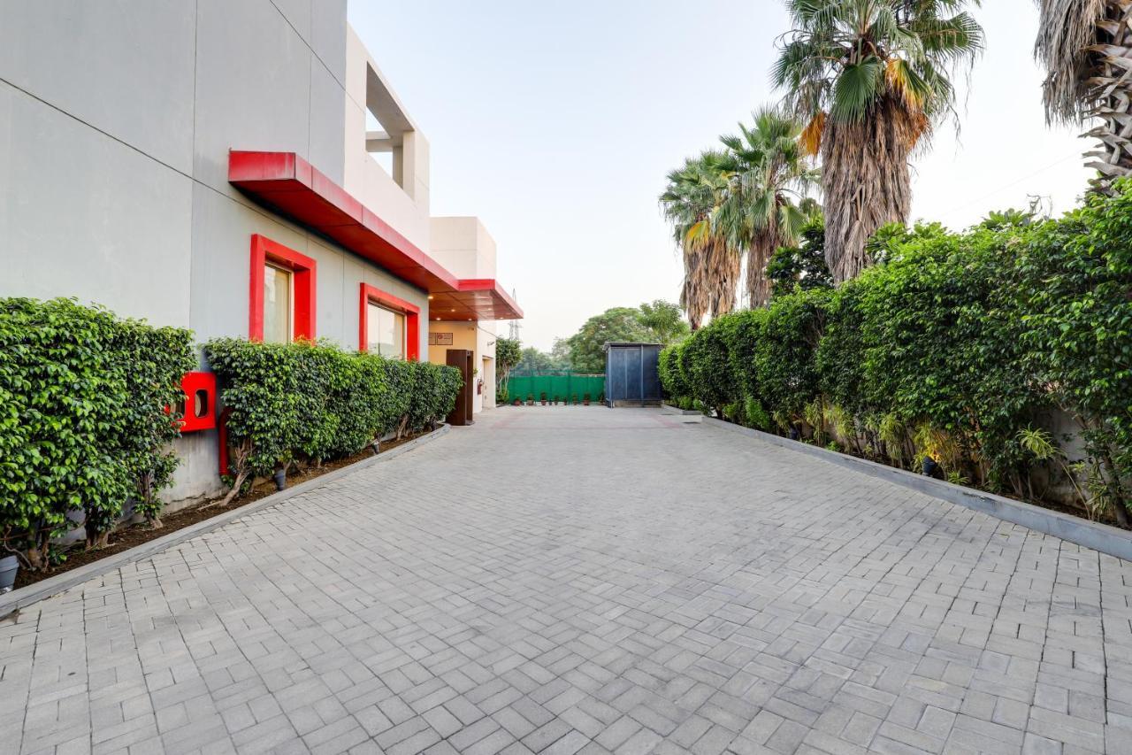 Red Fox By Lemon Tree Hotels, East Delhi Εξωτερικό φωτογραφία
