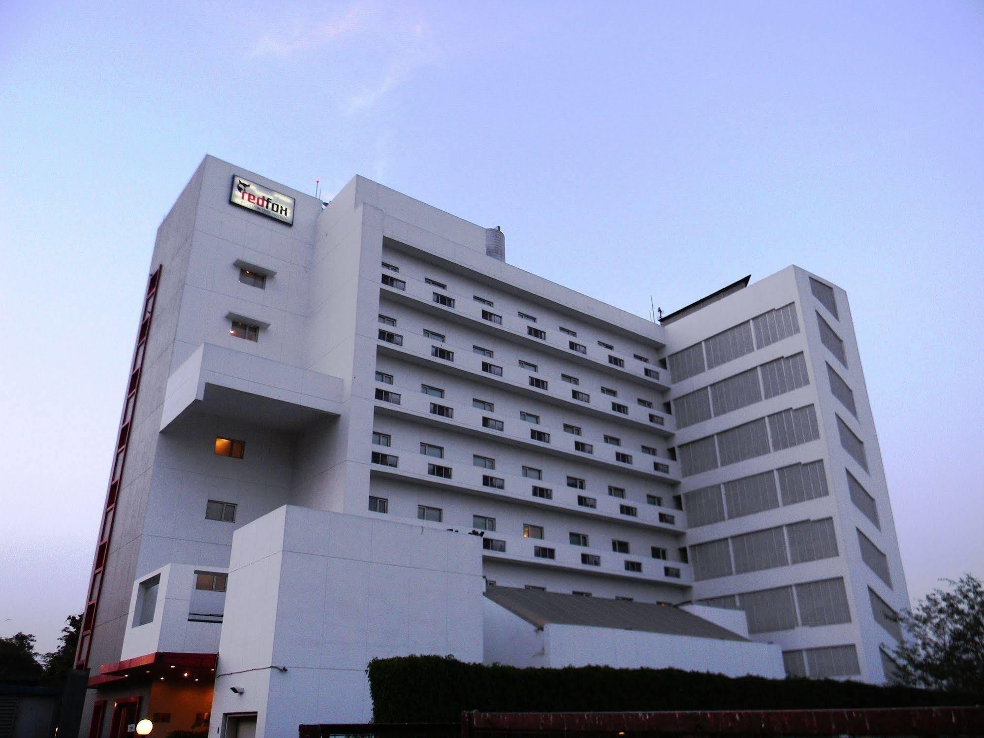 Red Fox By Lemon Tree Hotels, East Delhi Εξωτερικό φωτογραφία