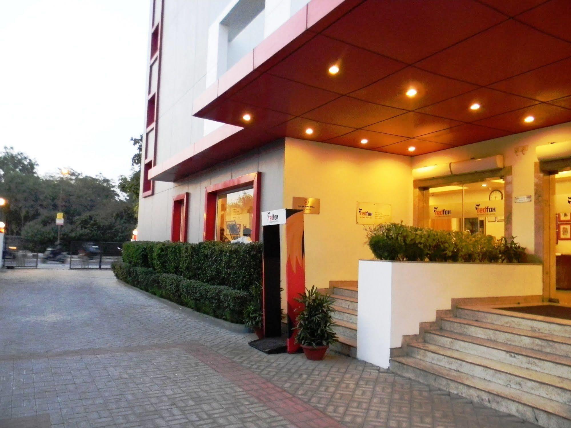 Red Fox By Lemon Tree Hotels, East Delhi Εξωτερικό φωτογραφία