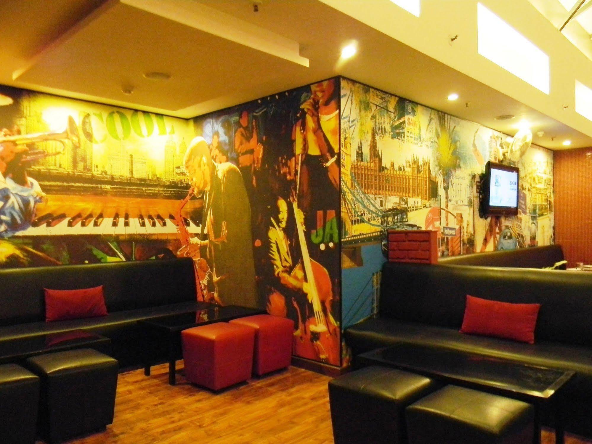 Red Fox By Lemon Tree Hotels, East Delhi Εξωτερικό φωτογραφία