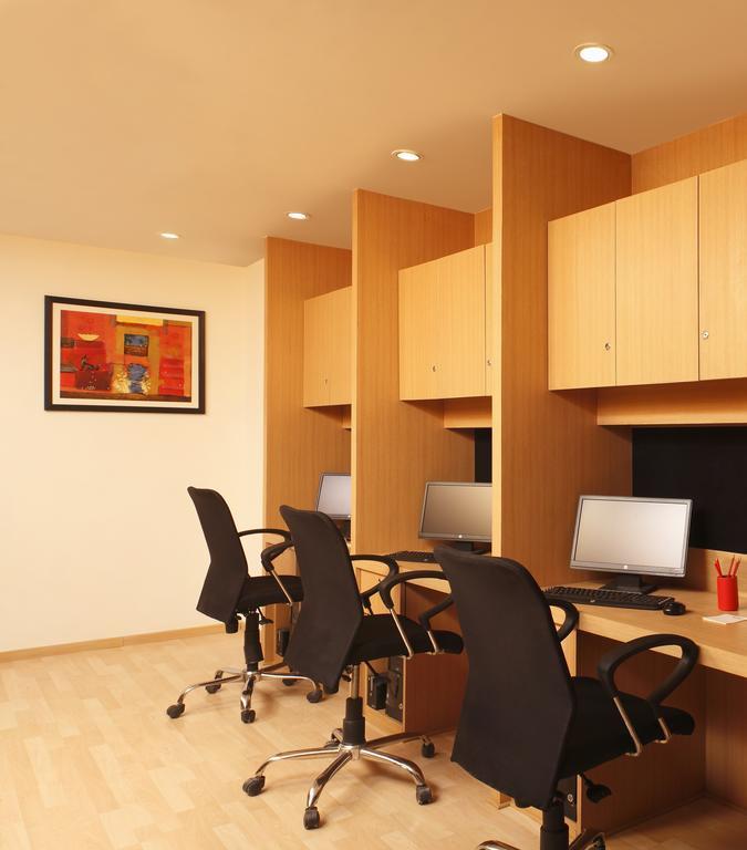 Red Fox By Lemon Tree Hotels, East Delhi Εξωτερικό φωτογραφία